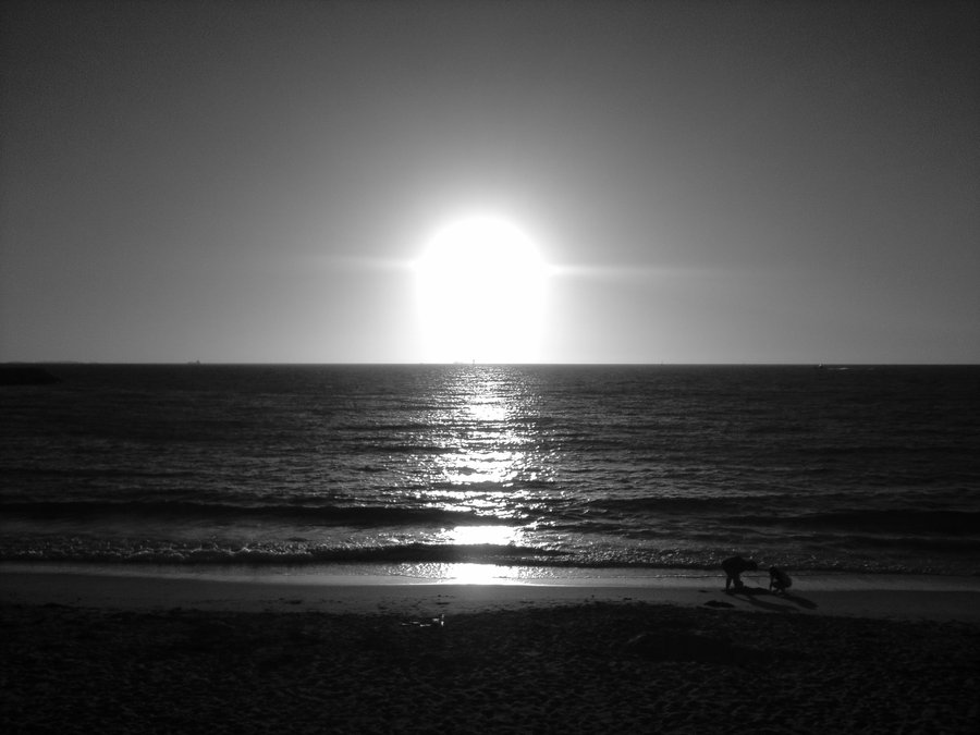 black_and_white_summer_sunset_by_glofro
